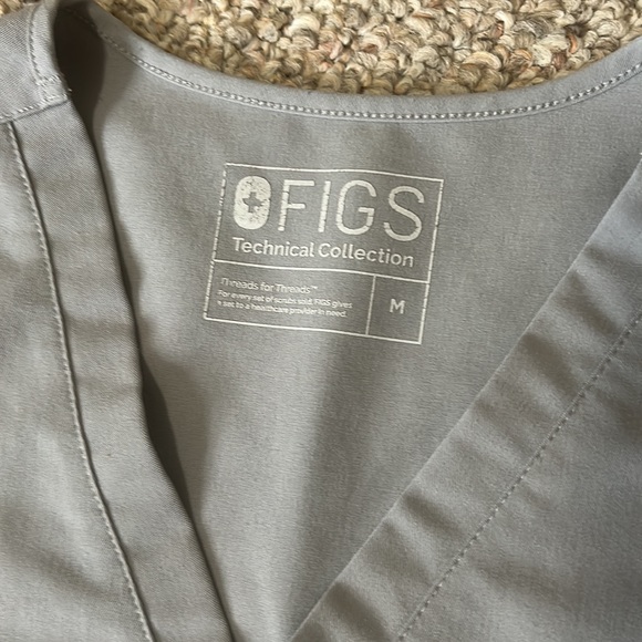 Figs Gray Scrub Set - Picture 4 of 15